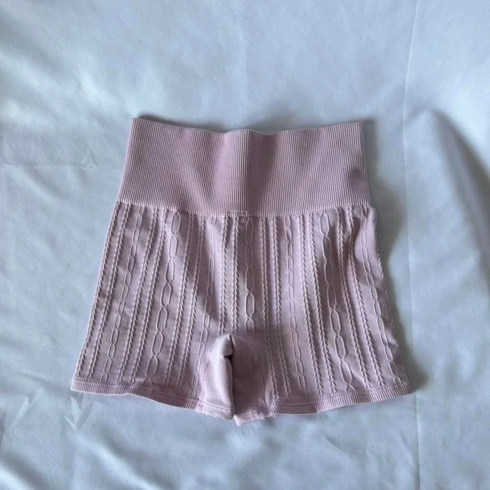 Alo Cable Knit Hot Short in Sugarplum Pink Size XS